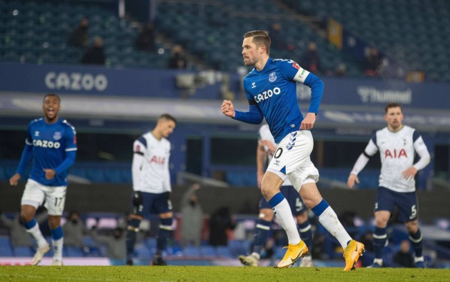 中虽然表现 中虽然表现